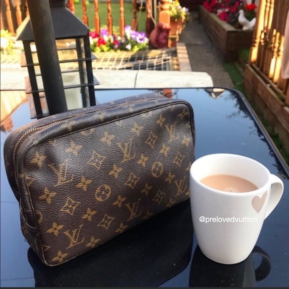 Louis Vuitton Handbags - ✨MAKEUP BAG✨ Authentic Louis Vuitton Trousse 23!